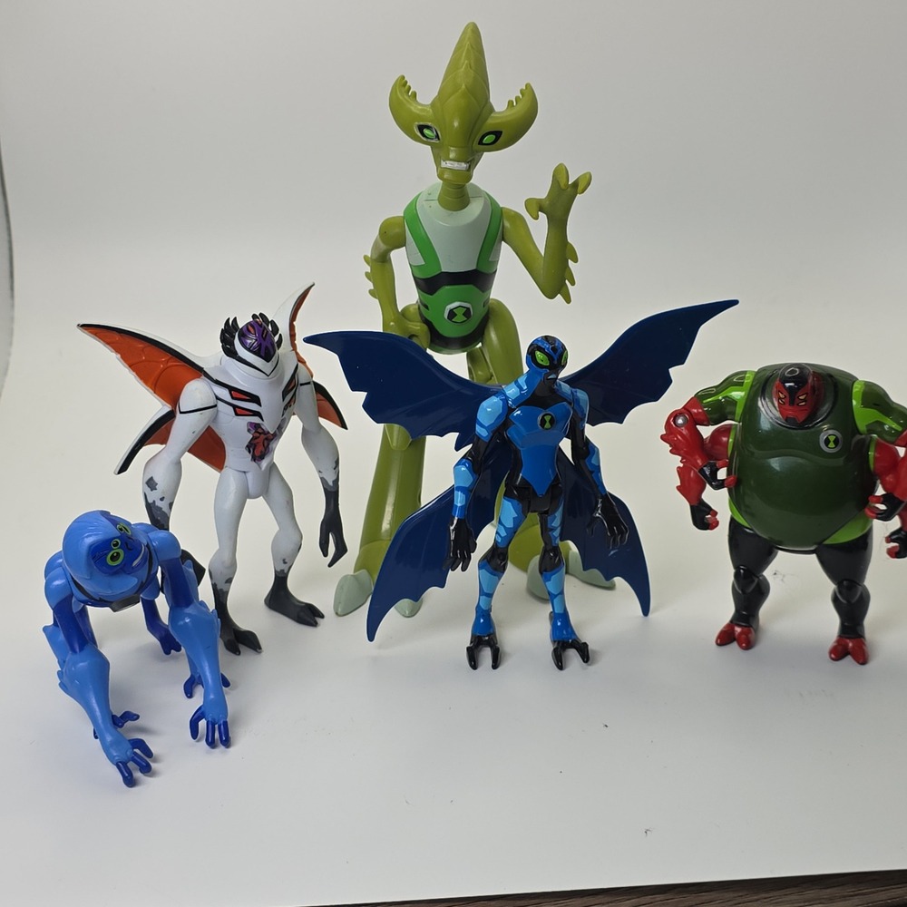 Ben 10 Action Figure Lot Big Chill Spidermonkey Four Arms Way Big Nanomech